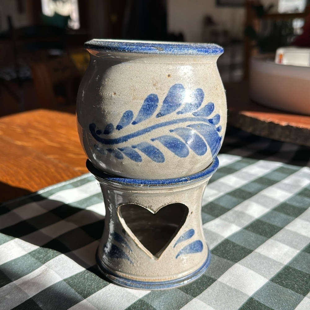 Pottery wax melt